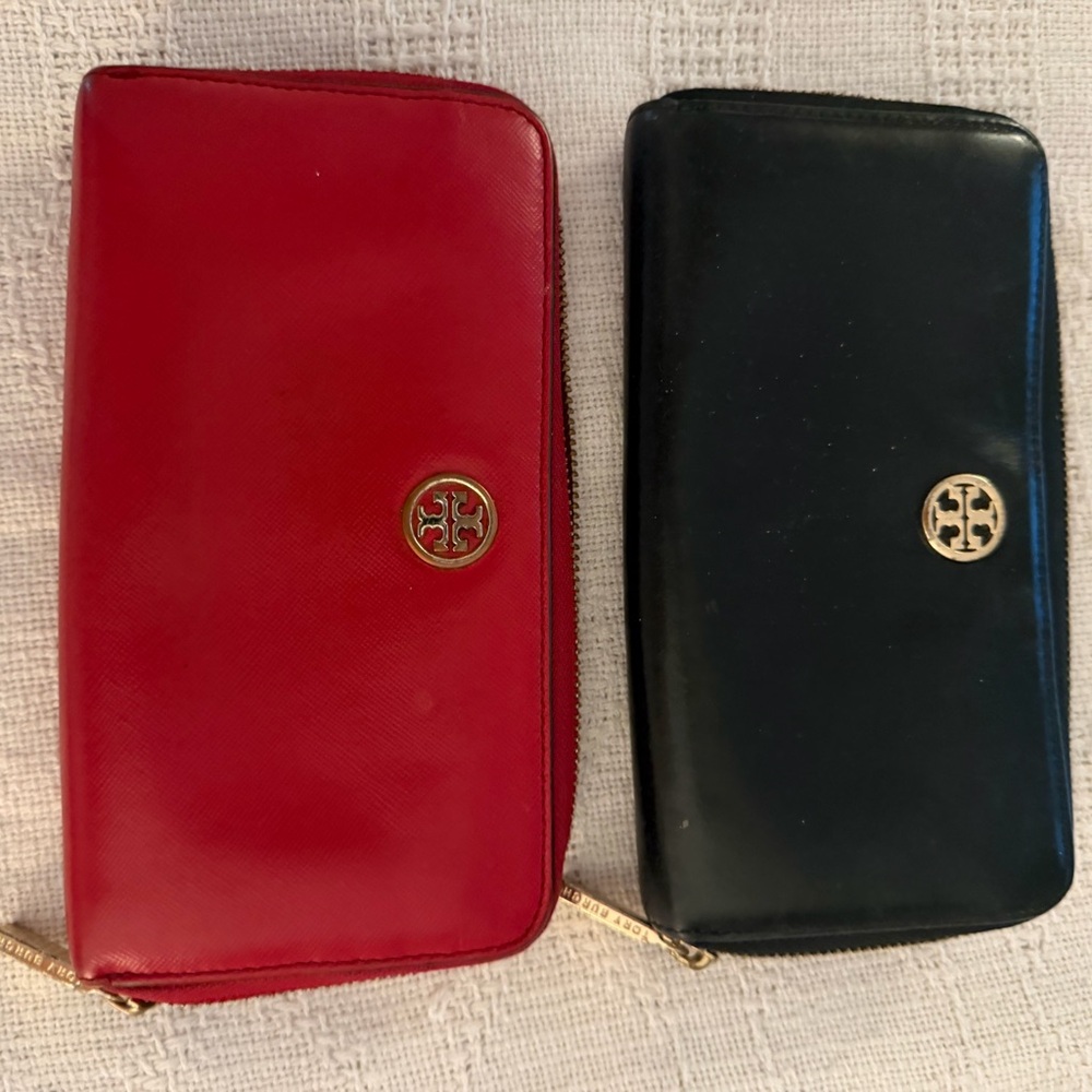Tory Burch Red and Black Zip Wallet Duo